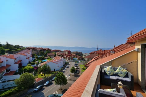 Property building, Off site, Natural landscape, Sea view, Street view