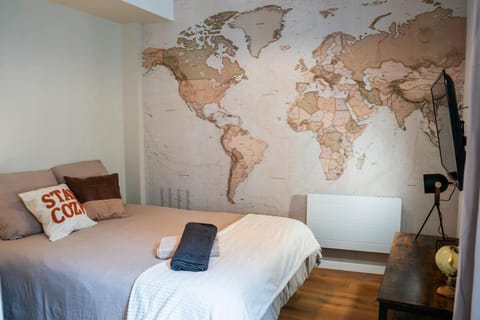 Bed, Photo of the whole room, Bedroom