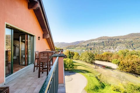 Natural landscape, View (from property/room), Balcony/Terrace