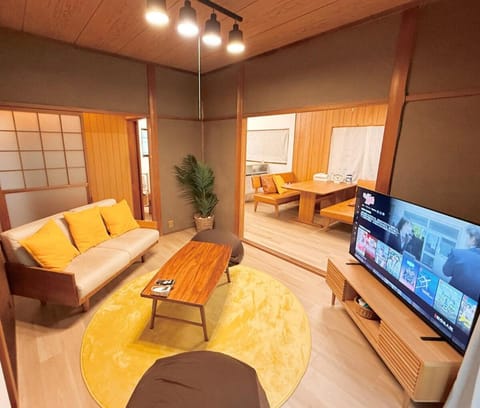 TV and multimedia, Living room, Dining area, air conditioner