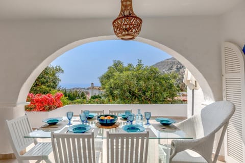 Natural landscape, View (from property/room), Seating area, Dining area, Mountain view, Sea view, Sea view