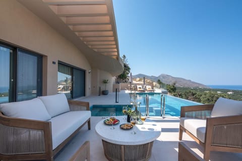 Day, Natural landscape, View (from property/room), Balcony/Terrace, Balcony/Terrace, Living room, Pool view, Swimming pool