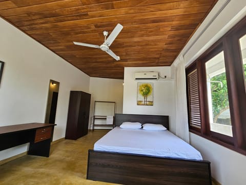 Bed, Bedroom, air conditioner