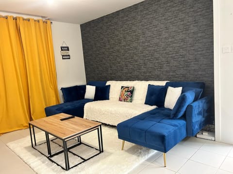 La Perle Rive Gauche House in Le Mans