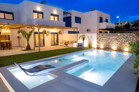 Night, Swimming pool, sunbed