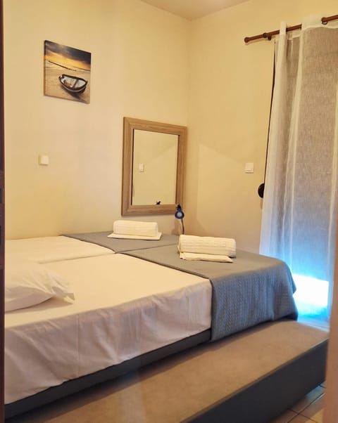 Bed, Bedroom, towels, wardrobe