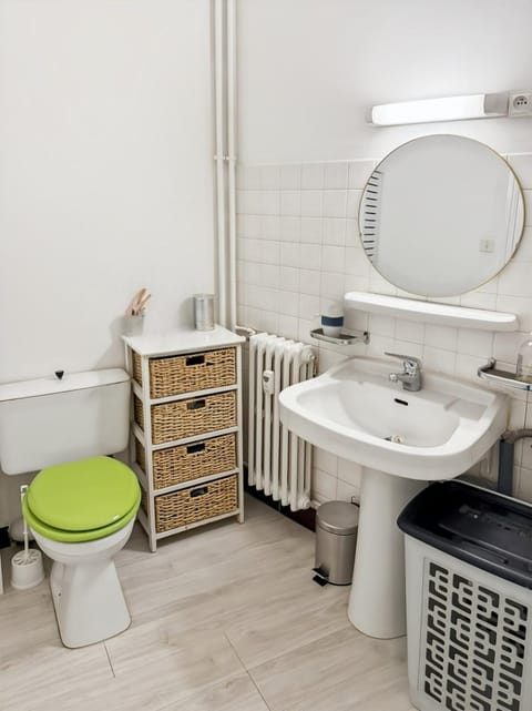 Toilet, Bathroom, Bath