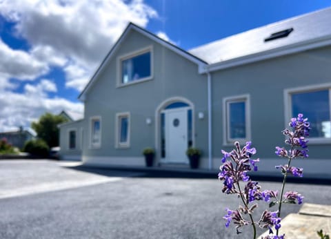 Coach House Lodge Bed and Breakfast in Lahinch