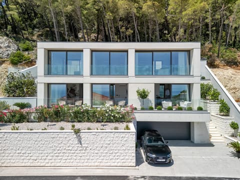 Villa FRAGMENT - Designer Villa with jacuzzi Villa in Brela