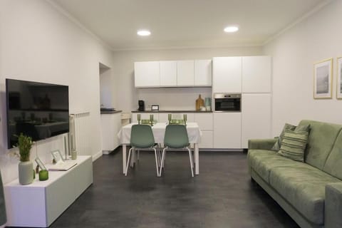 TV and multimedia, Kitchen or kitchenette, Living room, Dining area