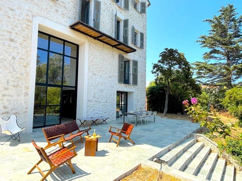 Property building, Patio, Spring, Day, Garden, View (from property/room), Balcony/Terrace, Garden view