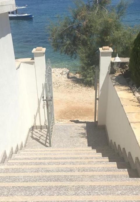 Apartments Iva Alla Apartment in Okrug Gornji