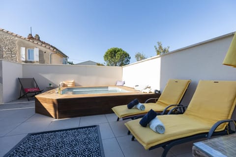 Patio, Pool view, Swimming pool, sunbed