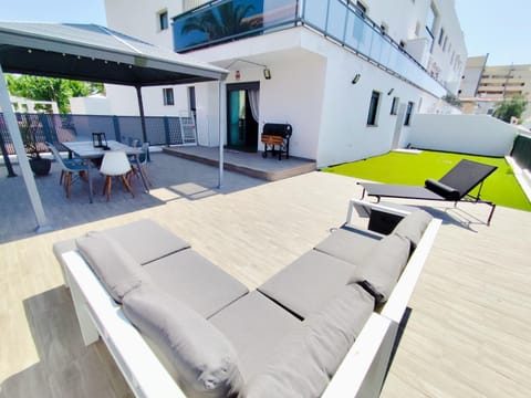 Day, Balcony/Terrace, sunbed