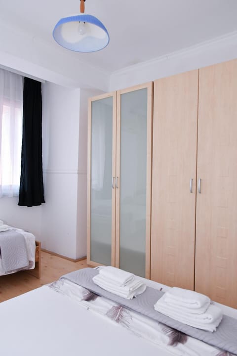 Bed, Bedroom, towels, wardrobe