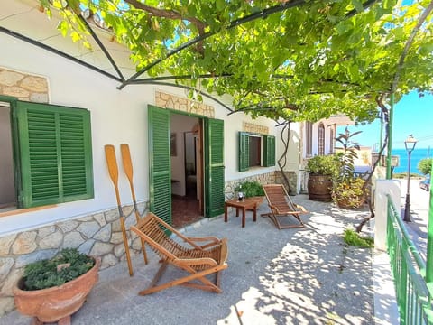 Property building, Balcony/Terrace