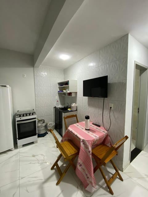 Communal lounge/ TV room, TV and multimedia, Kitchen or kitchenette, Living room, Dining area, minibar, oven, stove