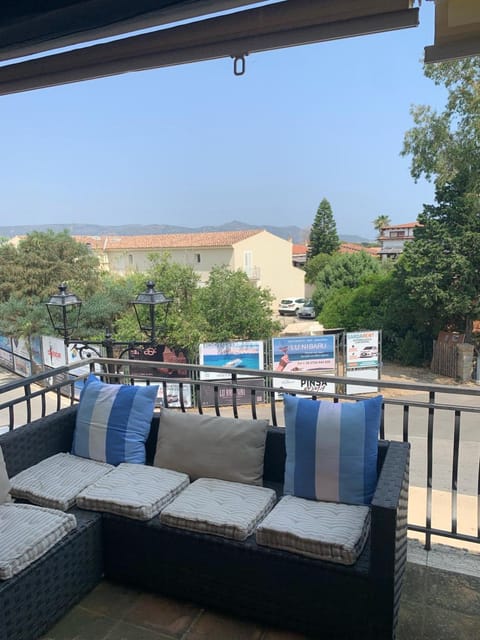 Property building, Balcony/Terrace