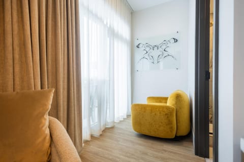 POSH on Kirkwood, A Boutique Hotel Hotel in Bloomington