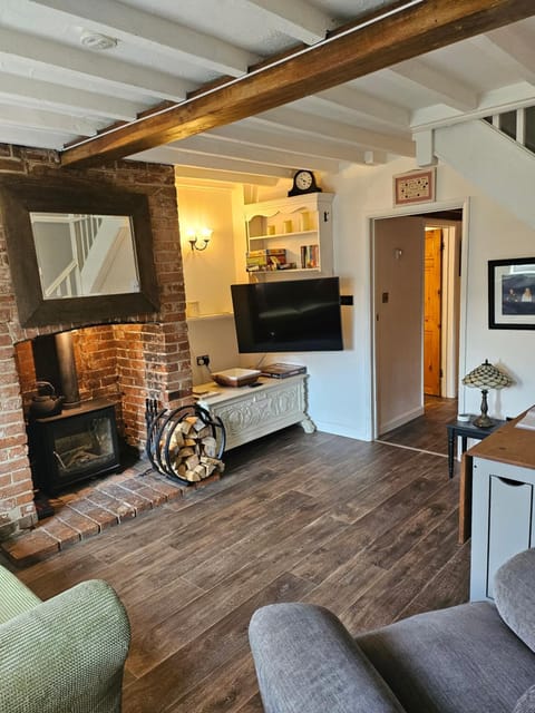 TV and multimedia, Living room, Dining area