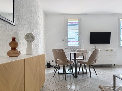 TV and multimedia, Dining area