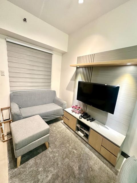 Communal lounge/ TV room, TV and multimedia, Living room, Seating area