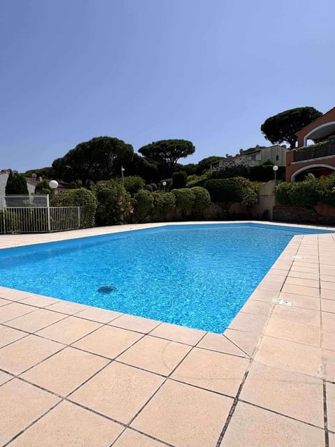 Day, Swimming pool, Swimming pool