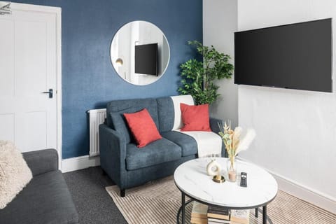 Modern 2-Bed Apartment with Garden – Pontcanna Bed and Breakfast in Cardiff