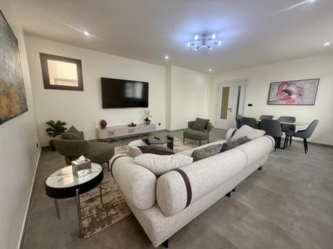 Communal lounge/ TV room, TV and multimedia