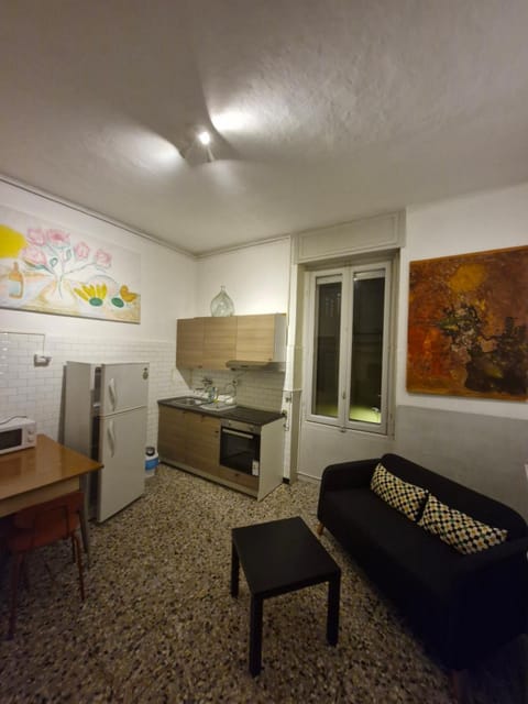 INTERO-CENTROstoricoOSPEDALE-120m2-TWOroons-ParcheggiaGratisVicino-parking free close Apartment in Alessandria