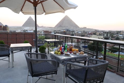 Restaurant/places to eat, View (from property/room), Food and drinks, Breakfast, Drinks