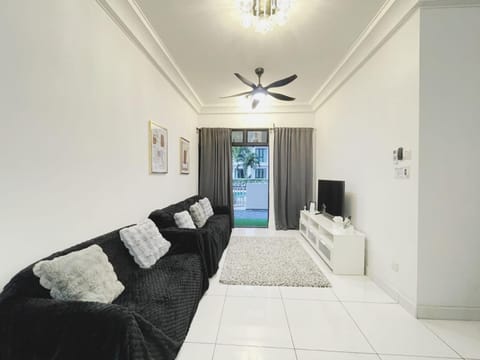 TV and multimedia, Living room, Seating area, air conditioner