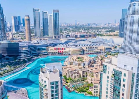 Property building, Nearby landmark, Day, Natural landscape, Bird's eye view, City view, Lake view, Pool view, River view, Swimming pool