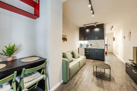 TV and multimedia, Kitchen or kitchenette, Living room, Seating area