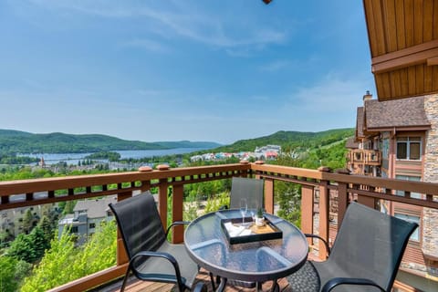 Balcony/Terrace, Lake view, Mountain view
