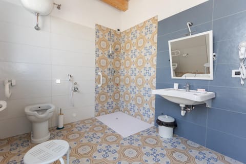 Shower, Toilet, towels