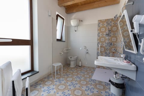 Toilet, Bathroom, towels