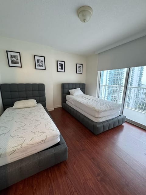 Bright 2BR Apartment in Prime Brickell Location Apartment in Brickell