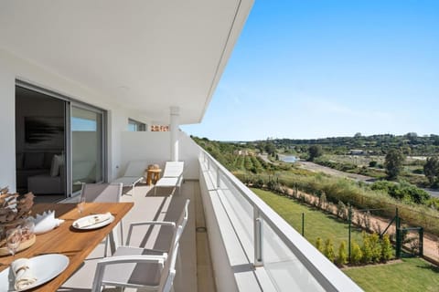 Natural landscape, View (from property/room), Balcony/Terrace, Balcony/Terrace, Dining area