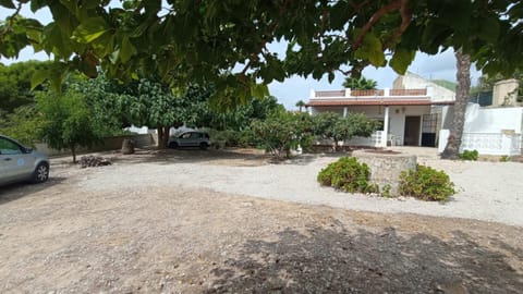 Garden view, Parking