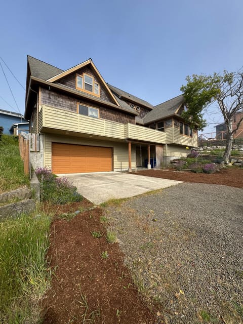 Starfish Manor House in Devils Lake