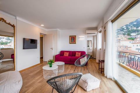 View (from property/room), Balcony/Terrace, Living room, Photo of the whole room, Seating area, air conditioner