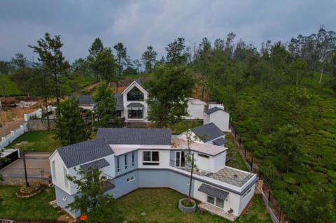 Property building, Bird's eye view, Garden view