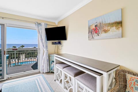 Top Floor Oceanfront Bliss Breakers Villa at Coligny Beach Villa in Coligny Beach