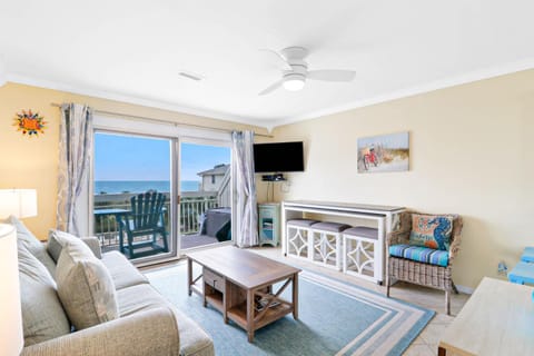 Top Floor Oceanfront Bliss Breakers Villa at Coligny Beach Villa in Coligny Beach