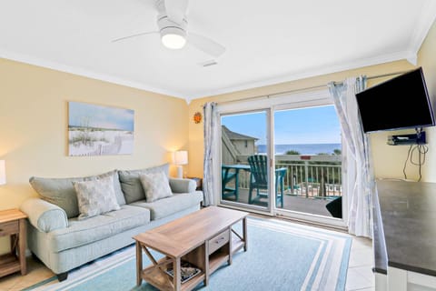 Top Floor Oceanfront Bliss Breakers Villa at Coligny Beach Villa in Coligny Beach
