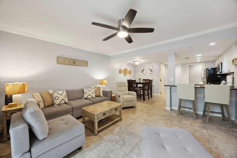 Sunny Days & Coastal Stays 2BR Villa in Coligny Beach Villa in South Forest Beach