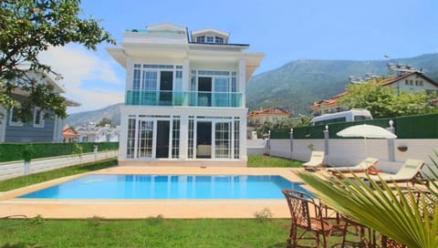 Property building, Patio, Day, Garden, Garden view, Mountain view, Pool view, Swimming pool, sunbed
