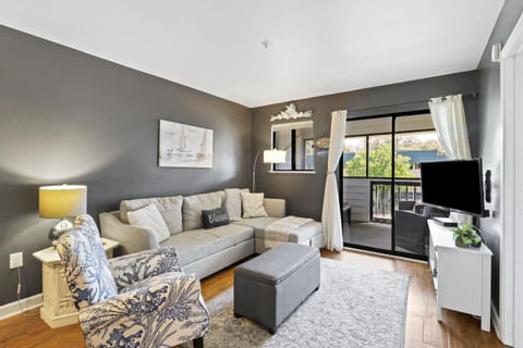 Port Royal Sound 2BR Villa Balcony Pools & Beach Access Villa in Hilton Head Island