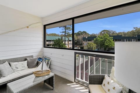 Port Royal Sound 2BR Villa Balcony Pools & Beach Access Villa in Hilton Head Island